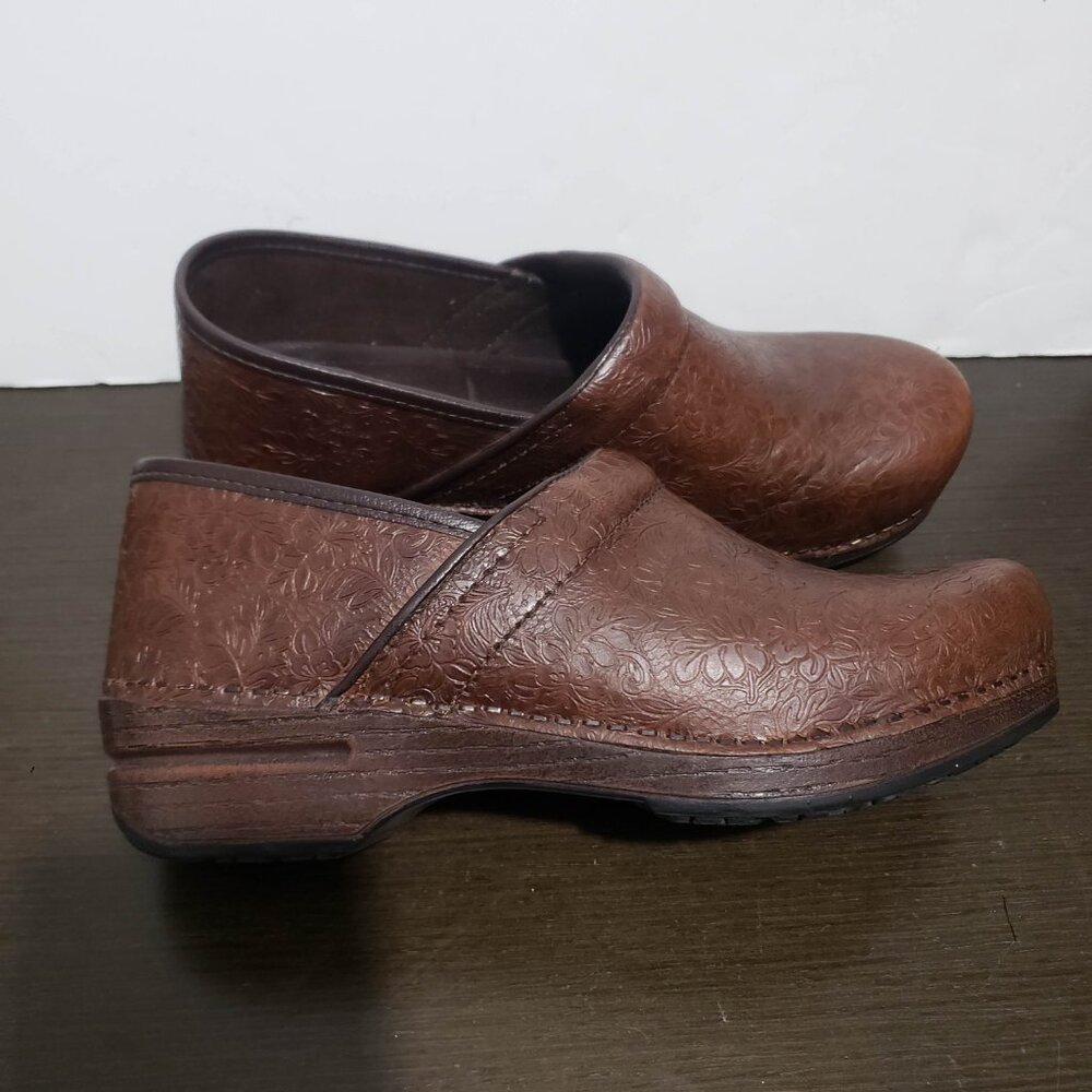 Dansko Professional Brown Leather Embossed Clogs Shoes US 10.5-11/EU 41 - Picture 12 of 14